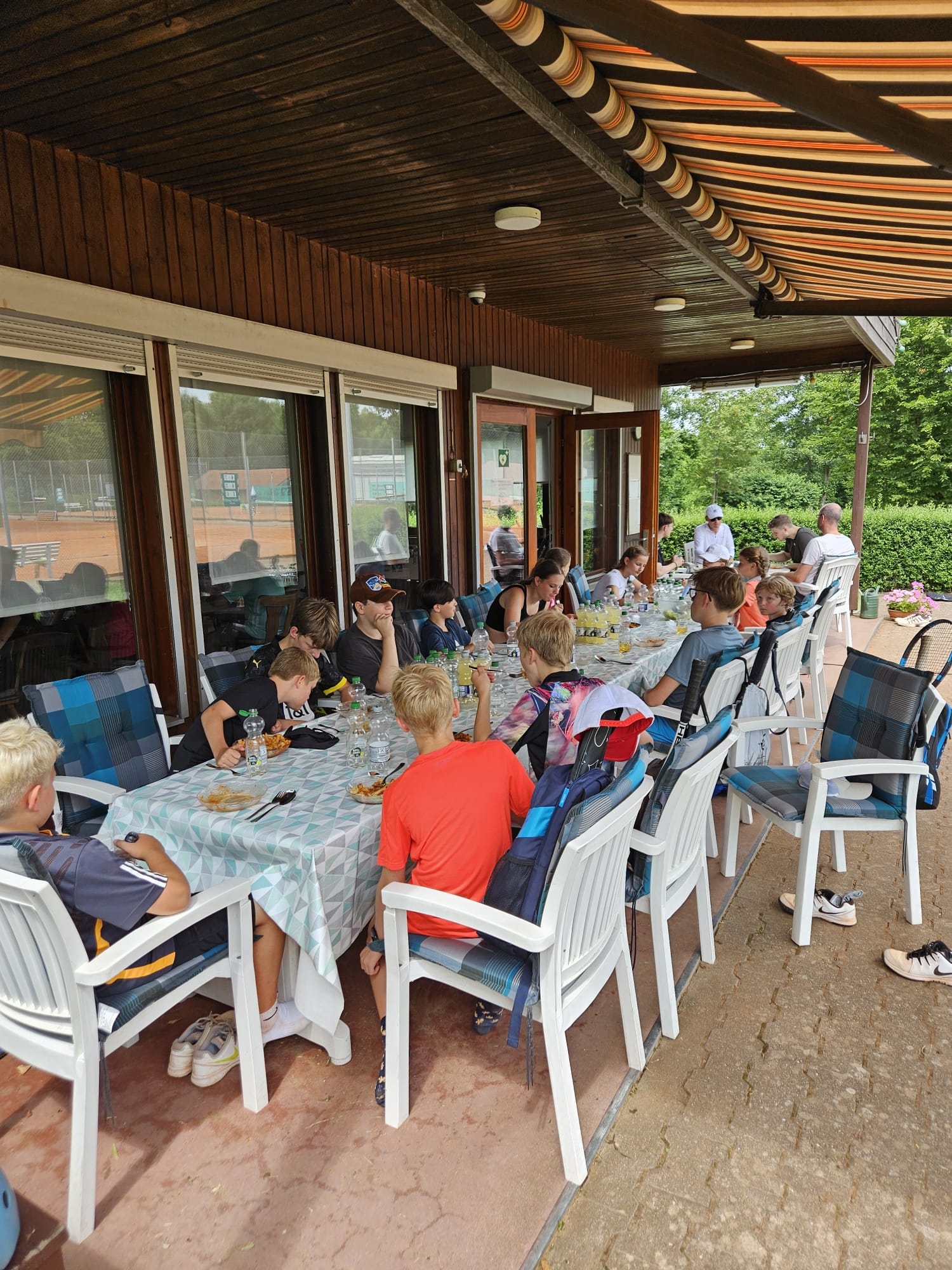Stärkung auf der Terrasse